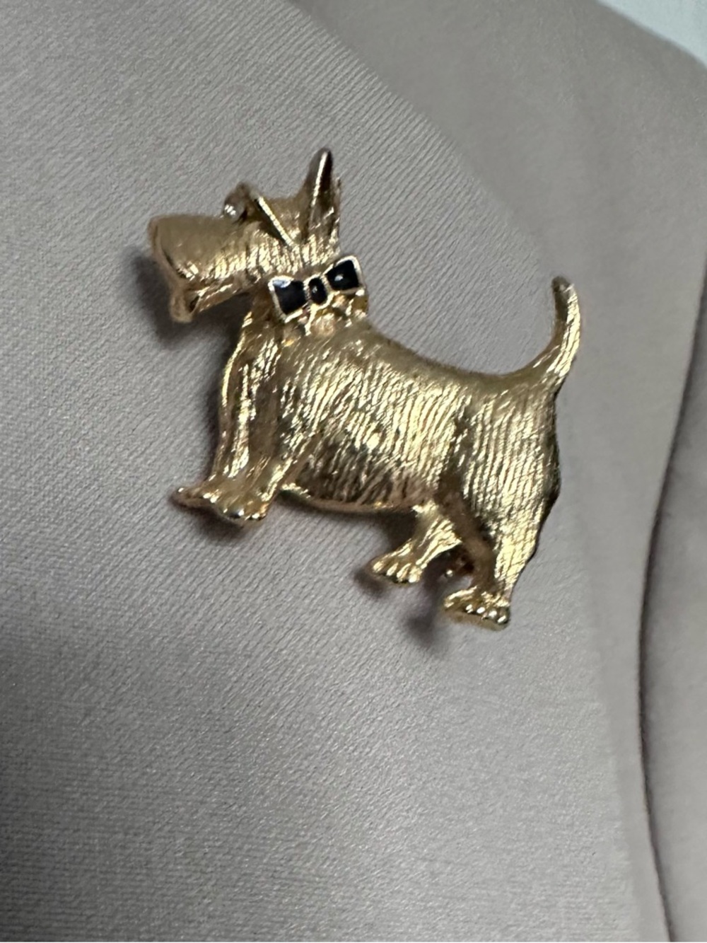 Gold Tone Scottie Dog Brooch Pin Black Bow Cute Vintage Style